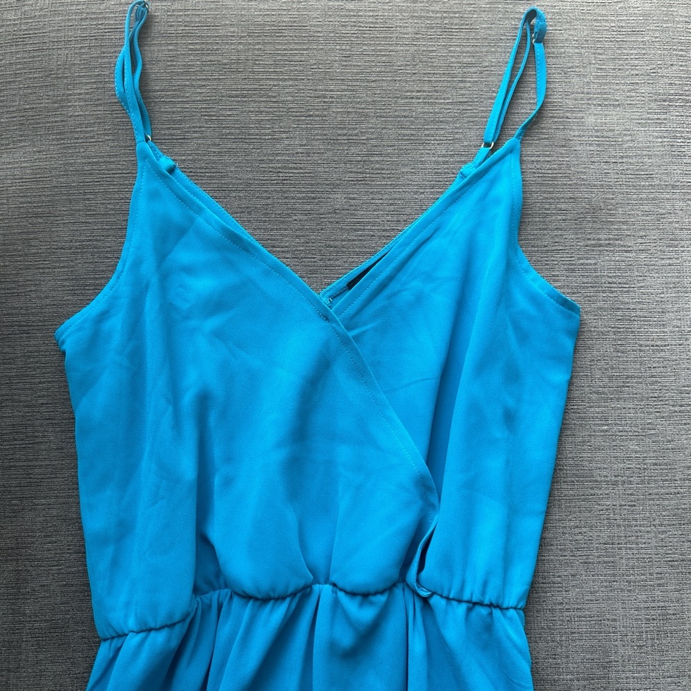 Short blue dress
